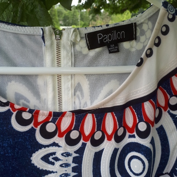 Papillon Sleeveless Dress - Picture 3 of 6